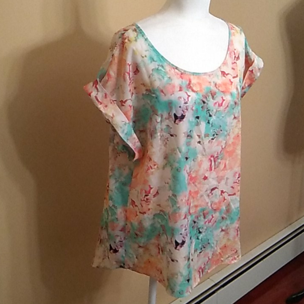 5 for $20! Apt 9 Short Sleeve Blouse, Pastel Watercolor Look - Picture 3 of 8